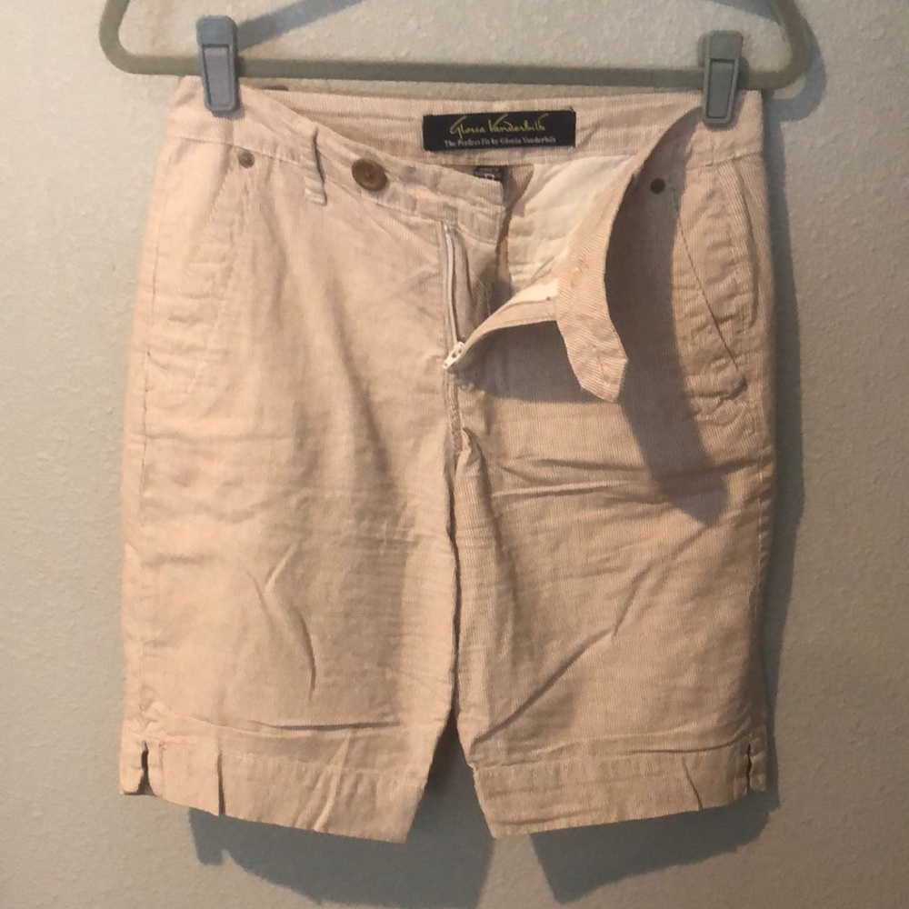 Gloria Vanderbilt Tan Pinstriped Bermuda Shorts Classic Cotton Blend EUC